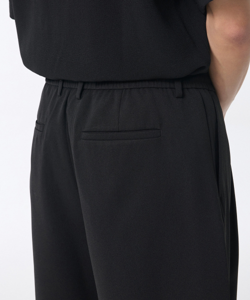 MUSINSA STANDARD(ムシンサスタンダード)の「クレープワンジョーワイドバンディングショーツ【ブラック】(その他パンツ・メンズ・その他・40/38/42/36/34/32/30/26/28)」の5枚目の写真