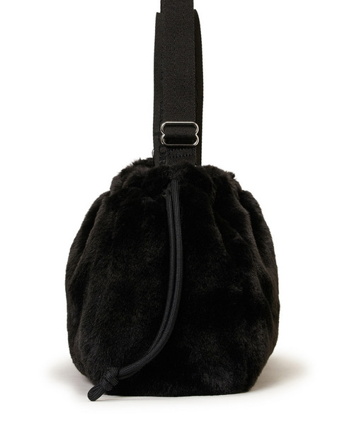 LeSportsac(レスポートサック)の「FUR DRAWSTRING TOTE ブラックフラッフィーファー(トートバッグ・レディース・ブラック・FREE)」の4枚目の写真