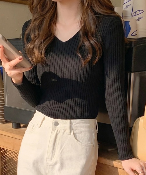 cammie(キャミー)の「Vネックリブニットトップス(ニット/セーター・レディース・ピンク/ベージュ/グレー/アイボリー/ブラック・F)」の17枚目の写真