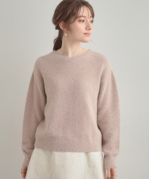 couture brooch（クチュールブローチ）の「【前後2WAY】スパンコールラメフェザー ニット（ニット/セーター・レディース・オフホワイト/チャコールグレー/ベビーピンク・42/38/36）」の4枚目の写真