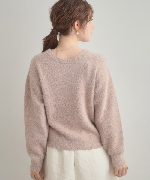 couture brooch（クチュールブローチ）の「【前後2WAY】スパンコールラメフェザー ニット（ニット/セーター・レディース・オフホワイト/チャコールグレー/ベビーピンク・42/38/36）」の5枚目の写真