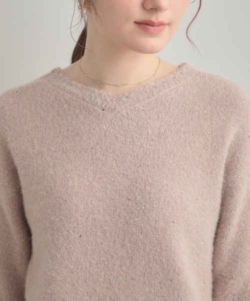 couture brooch（クチュールブローチ）の「【前後2WAY】スパンコールラメフェザー ニット（ニット/セーター・レディース・オフホワイト/チャコールグレー/ベビーピンク・42/38/36）」の6枚目の写真