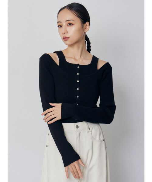 MURUA（ムルーア）の「フロントボタンデザインニット（ニット/セーター・レディース・レッド/ブラック/アイボリー・FREE）」の5枚目の写真