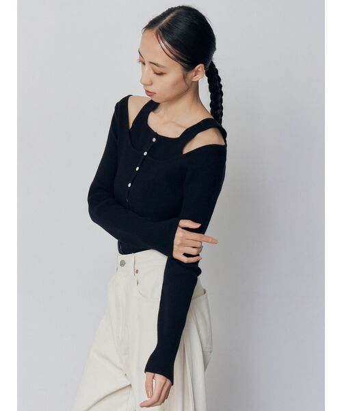 MURUA（ムルーア）の「フロントボタンデザインニット（ニット/セーター・レディース・レッド/ブラック/アイボリー・FREE）」の6枚目の写真