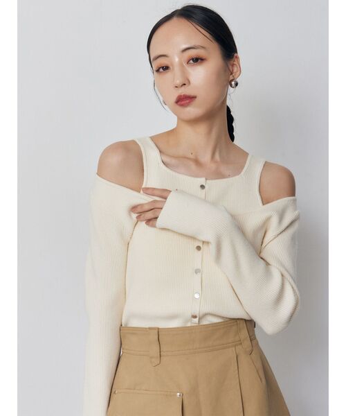 MURUA（ムルーア）の「フロントボタンデザインニット（ニット/セーター・レディース・レッド/ブラック/アイボリー・FREE）」の10枚目の写真