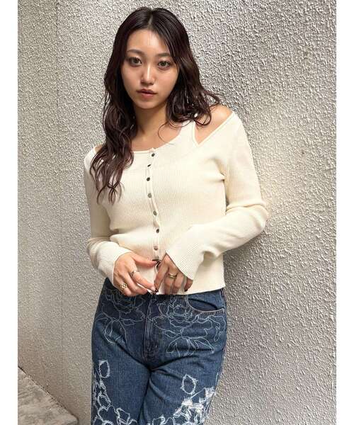 MURUA（ムルーア）の「フロントボタンデザインニット（ニット/セーター・レディース・レッド/ブラック/アイボリー・FREE）」の20枚目の写真