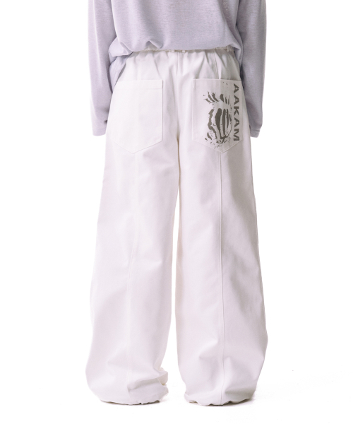 Knee Pin-tuck Printed Denim Pants (White)（デニムパンツ）｜AAKAM