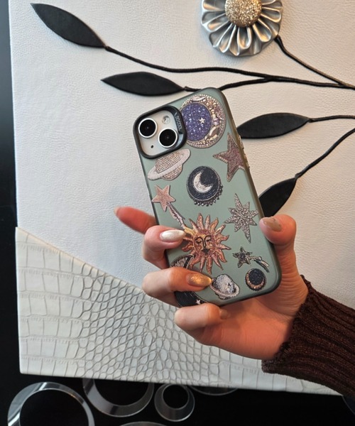 Loco Ocean（ロコオーシャン）の「ニュアンスデザイン 刺繍風 星 月/ スマホカバー iPhoneケース ( 14 / 15 / 16 / 17 )（スマホケース/カバー・レディース・ブラック・iPhone 14/iPhone 15/iPhone 16）」の6枚目の写真