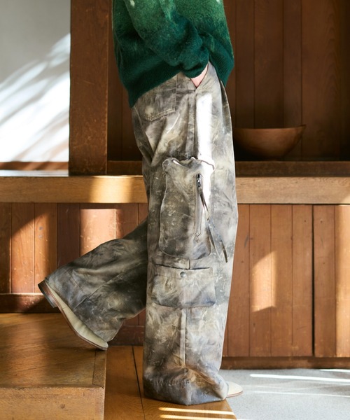 soerte(ソエルテ)の「All-Over Pattern Military Cargo Pants / ワイドミリタリーカーゴパンツ(カーゴパンツ・メンズ・カーキ/ベージュ・3/2/1)」の5枚目の写真