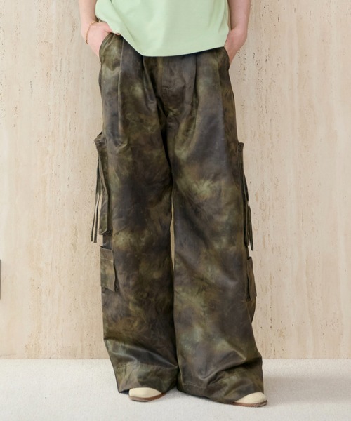 soerte(ソエルテ)の「All-Over Pattern Military Cargo Pants / ワイドミリタリーカーゴパンツ(カーゴパンツ・メンズ・カーキ/ベージュ・3/2/1)」の11枚目の写真