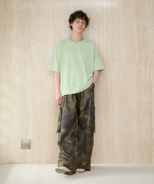 soerte(ソエルテ)の「All-Over Pattern Military Cargo Pants / ワイドミリタリーカーゴパンツ(カーゴパンツ・メンズ・カーキ/ベージュ・3/2/1)」の7枚目の写真