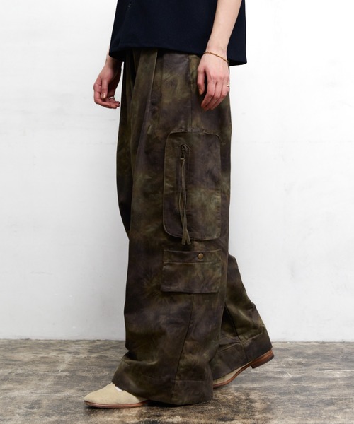 soerte(ソエルテ)の「All-Over Pattern Military Cargo Pants / ワイドミリタリーカーゴパンツ(カーゴパンツ・メンズ・カーキ/ベージュ・3/2/1)」の18枚目の写真