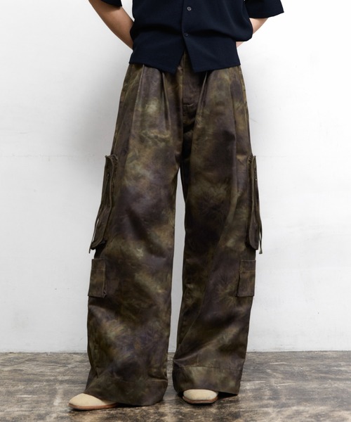 soerte(ソエルテ)の「All-Over Pattern Military Cargo Pants / ワイドミリタリーカーゴパンツ(カーゴパンツ・メンズ・カーキ/ベージュ・3/2/1)」の19枚目の写真