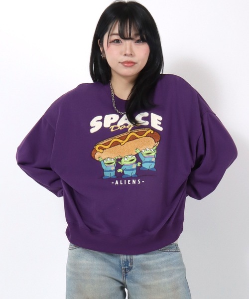 あちゃちゅむ× Disney / アリス サガラ刺繍スウェット Disney（ディズニー） トレーナー スウェット 「Disney/ディズニー
