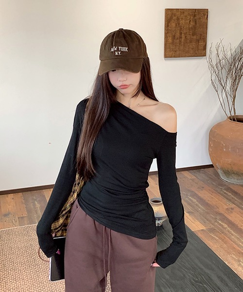 PRIVATE BEACH(プライベートビーチ)の「ワンショルダーサイドシャーリングロンT(Tシャツ/カットソー・レディース・ブルー/グレー/ブラック/ブラウン/ホワイト・L/M/S)」の13枚目の写真