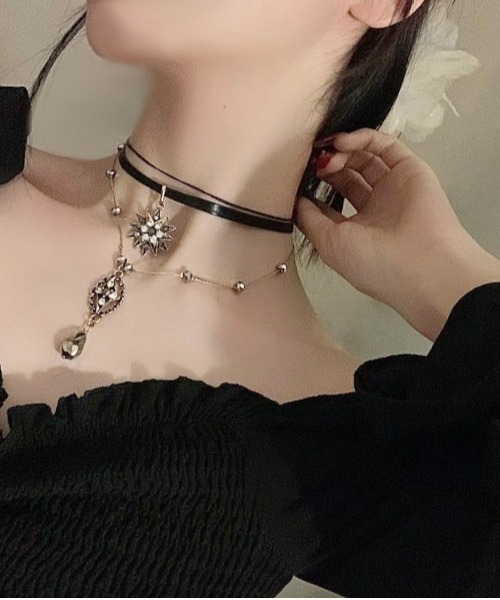 MASHIRO(マシロ)の「【MASHIRO】ブラックアクリルストーン3連チョーカーネックレス(MA/EK492)(チョーカー・レディース・ブラック・FREE)」の5枚目の写真