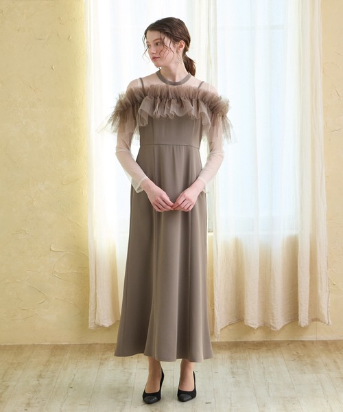 AIMER（エメ）の「チュールフリルビスチェ×ロングスリーブワンピース 2点セットパーティードレス　結婚式　お呼ばれ　ドレス　20代 30代（ドレス・レディース・ブラック/イエロー系その他/モカ・SMALL/MEDIUM）」の4枚目の写真