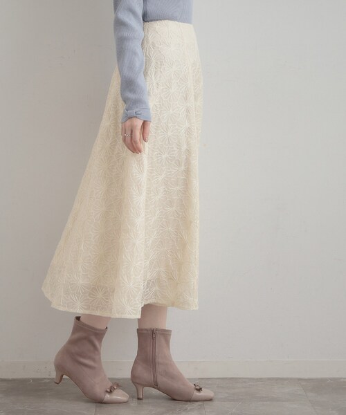 couture brooch(クチュールブローチ)の「【洗える・着映え・通勤】フラワーエンブロスカート(スカート・レディース・アイボリー系3/グレー系3/ピンク系その他・36/38/40/42)」の8枚目の写真