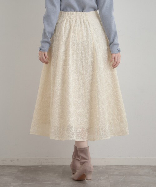 couture brooch(クチュールブローチ)の「【洗える・着映え・通勤】フラワーエンブロスカート(スカート・レディース・アイボリー系3/グレー系3/ピンク系その他・36/38/40/42)」の9枚目の写真