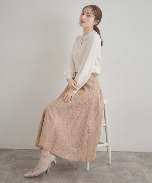 couture brooch(クチュールブローチ)の「【洗える・着映え・通勤】フラワーエンブロスカート(スカート・レディース・アイボリー系3/グレー系3/ピンク系その他・36/38/40/42)」の16枚目の写真