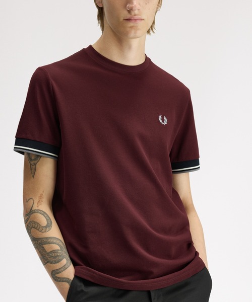 FRED PERRY(フレッドペリー)の「Twin Tipped Cuff T-Shirt/ツインティップカフスTシャツ(Tシャツ/カットソー・メンズ・ダークグリーン/ブラック×ゴールド/マルーン/ライトベージュ/ブラック/ネイビー/グレー/ベージュ/ブラック系その他/ダークグリーン系・M/L/S)」の10枚目の写真