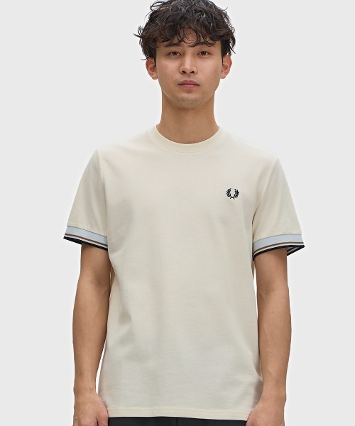 FRED PERRY(フレッドペリー)の「Twin Tipped Cuff T-Shirt/ツインティップカフスTシャツ(Tシャツ/カットソー・メンズ・ダークグリーン/ブラック×ゴールド/マルーン/ライトベージュ/ブラック/ネイビー/グレー/ベージュ/ブラック系その他/ダークグリーン系・M/L/S)」の19枚目の写真
