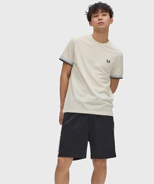 FRED PERRY(フレッドペリー)の「Twin Tipped Cuff T-Shirt/ツインティップカフスTシャツ(Tシャツ/カットソー・メンズ・ダークグリーン/ブラック×ゴールド/マルーン/ライトベージュ/ブラック/ネイビー/グレー/ベージュ/ブラック系その他/ダークグリーン系・M/L/S)」の17枚目の写真