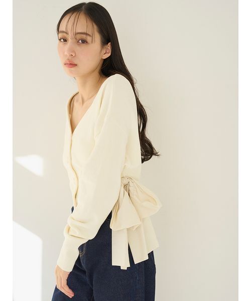 SNIDEL（スナイデル）の「リボンドッキングカーディガン（カーディガン/ボレロ・レディース・アイボリー/レッド/ネイビー・F）」の3枚目の写真