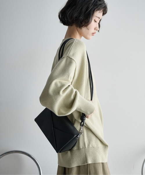 THE YOn（ザヨン）の「ノットストラップフラップショルダーバッグ（ショルダーバッグ・レディース・ブラック/セージグリーン/ピンク・FREE）」の7枚目の写真