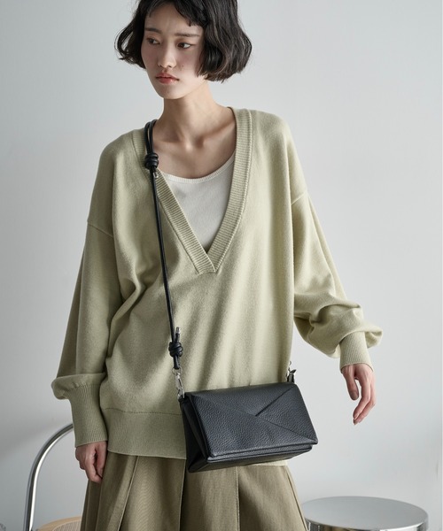 THE YOn（ザヨン）の「ノットストラップフラップショルダーバッグ（ショルダーバッグ・レディース・ブラック/セージグリーン/ピンク・FREE）」の6枚目の写真