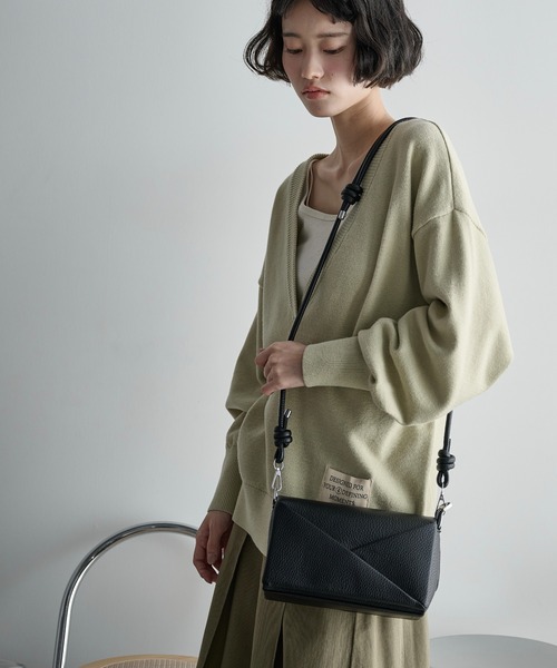 THE YOn（ザヨン）の「ノットストラップフラップショルダーバッグ（ショルダーバッグ・レディース・ブラック/セージグリーン/ピンク・FREE）」の8枚目の写真