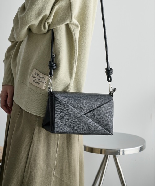 THE YOn（ザヨン）の「ノットストラップフラップショルダーバッグ（ショルダーバッグ・レディース・ブラック/セージグリーン/ピンク・FREE）」の9枚目の写真