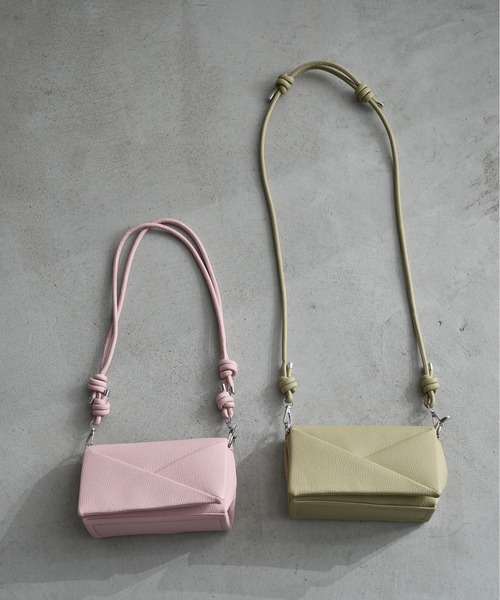 THE YOn（ザヨン）の「ノットストラップフラップショルダーバッグ（ショルダーバッグ・レディース・ブラック/セージグリーン/ピンク・FREE）」の4枚目の写真