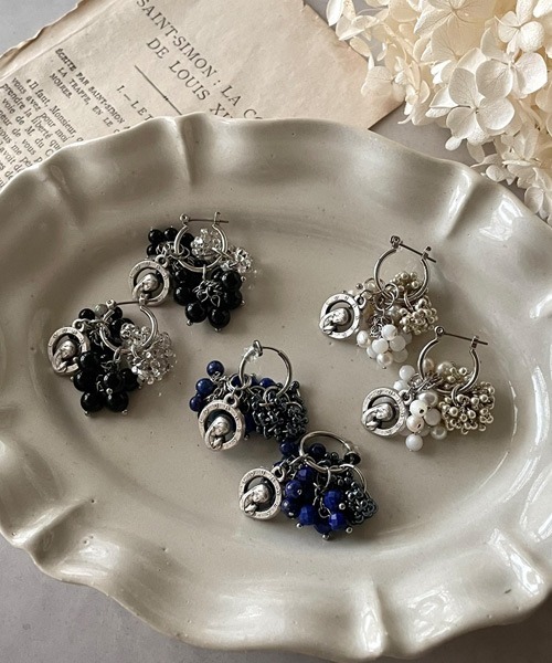 tone(トーン)の「【mallelabrocante/マルラブロカント】天然石とヴィンテージメダイの着せ替えフープピアス/金属アレルギー対応(ピアス(両耳用)・レディース・ブラック/ブルー/ホワイト・FREE)」の7枚目の写真