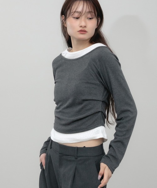 HEILIS(ヘイリス)の「レイヤード風ボートネックカットソー/ グレー ブラック カットソー トップス レイヤード ドッキング 春服 秋服 冬服 長袖 トップス 韓国 ガーリー 無地 カジュアル シンプル ノームコア(Tシャツ/カットソー・レディース・グレー/ブラック・FREE)」の4枚目の写真