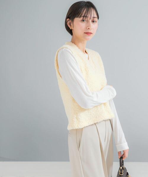 URBAN RESEARCH ROSSO WOMEN(アーバンリサーチ ロッソ)の「ニットツイードVネックベスト(ベスト・レディース・イエロー系その他/ホワイト・FREE)」の1枚目の写真