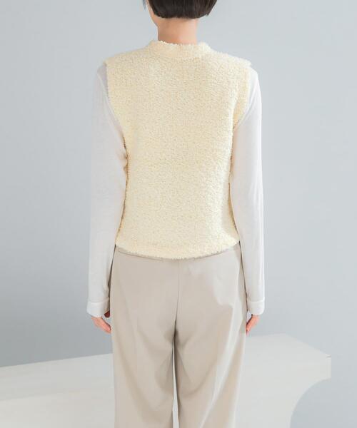 URBAN RESEARCH ROSSO WOMEN(アーバンリサーチ ロッソ)の「ニットツイードVネックベスト(ベスト・レディース・イエロー系その他/ホワイト・FREE)」の17枚目の写真