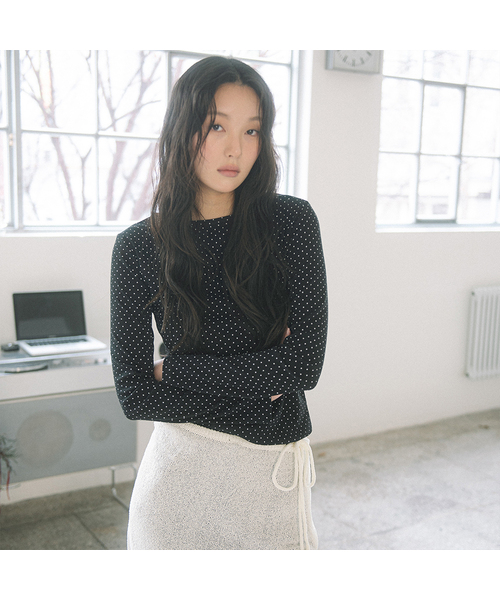HAVISM(ヘビズム)の「GOLJI BOAT NECK L/S TEE(9COLOR)(Tシャツ/カットソー・レディース・ライトグレー/ブラウン/ピンク/イエロー/ブラック/アイボリー/ヘザーグレー/ブラック系その他/アイボリー系・FREE)」の3枚目の写真