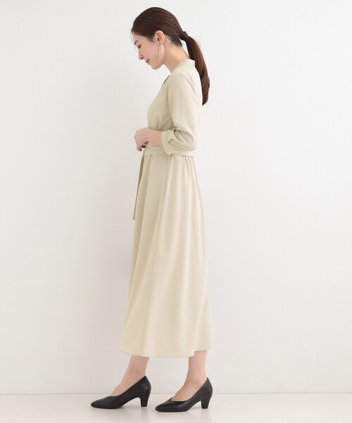 SHOO・LA・RUE（シューラルー）の「【多機能/S-LL】ウエストタックワンピース（ワンピース・レディース・ネイビー/ベージュ・04/03/02/01）」の4枚目の写真