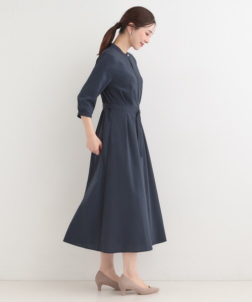 SHOO・LA・RUE（シューラルー）の「【多機能/S-LL】ウエストタックワンピース（ワンピース・レディース・ネイビー/ベージュ・04/03/02/01）」の8枚目の写真