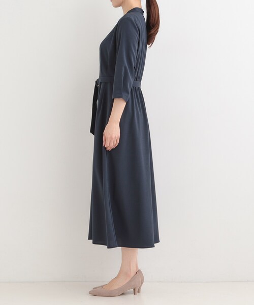 SHOO・LA・RUE（シューラルー）の「【多機能/S-LL】ウエストタックワンピース（ワンピース・レディース・ネイビー/ベージュ・04/03/02/01）」の12枚目の写真