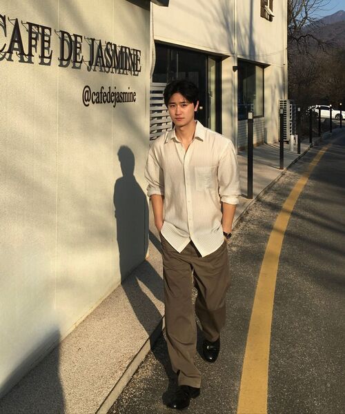 MINDBRIDGE（マインドブリッジ）の「[COUTURE]ストライプオーバーサイズデイリーシャツ - 2カラー（シャツ/ブラウス・メンズ・グレー/クリーム・100/110/95/105）」の18枚目の写真