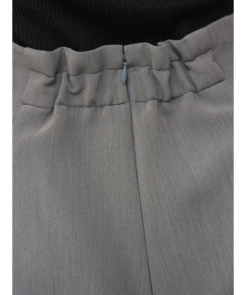 SNIDEL(スナイデル)の「Sustainableタックボリュームショートパンツ(その他パンツ・レディース・ブラック/イエロー/グレー・0/1)」の11枚目の写真