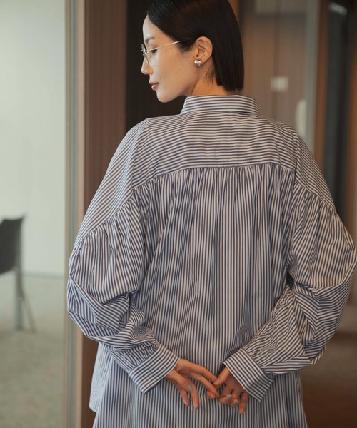 LEPSIM（レプシィム）の「《オフィスライン》ギャザースリーブブラウス　637926（シャツ/ブラウス・レディース・ストライプ/ライトブルー/オフホワイト・FREE）」の6枚目の写真