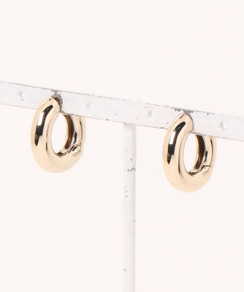 MURUA（ムルーア）の「ボリュームリングピアス（ピアス（両耳用）・レディース・シルバー/ゴールド・FREE）」の2枚目の写真