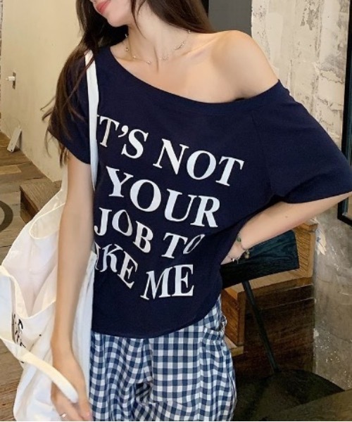 Teem Store(チームストア)の「ロゴプリントワンショルオーバーサイズTシャツ(Tシャツ/カットソー・レディース・ネイビー/ホワイト/ピンク・F)」の2枚目の写真