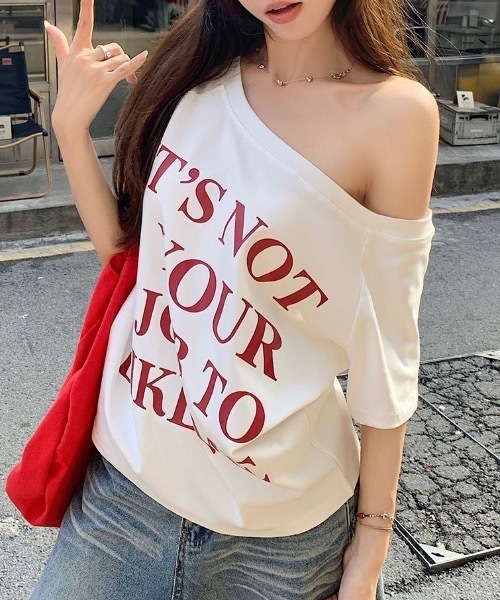 Teem Store(チームストア)の「ロゴプリントワンショルオーバーサイズTシャツ(Tシャツ/カットソー・レディース・ネイビー/ホワイト/ピンク・F)」の1枚目の写真