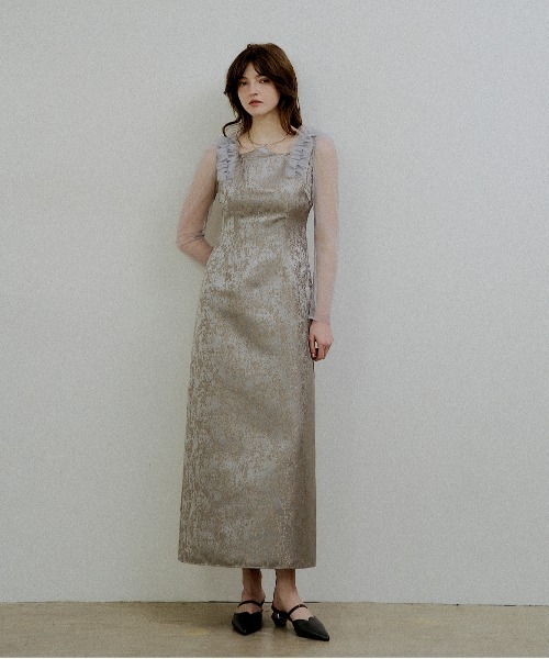 LE'RURE(リルアー)の「Shouder frill jacquard dress(ドレス・レディース・ベージュ/グレー・MEDIUM/TALL/SMALL)」の5枚目の写真