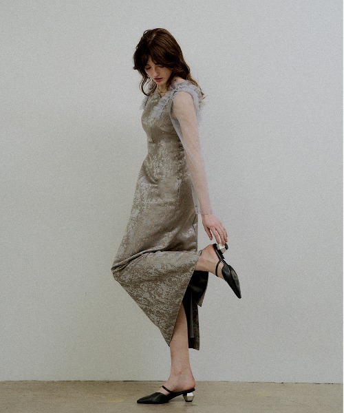 LE'RURE(リルアー)の「Shouder frill jacquard dress(ドレス・レディース・ベージュ/グレー・MEDIUM/TALL/SMALL)」の6枚目の写真