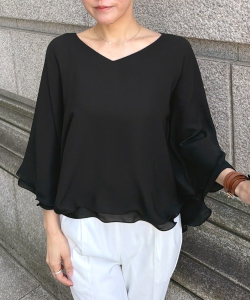 JENNE(ジェンヌ)の「Vネックフラワーメローケープ(その他トップス・レディース・ホワイト/ピンク系その他/ブラック・SMALL/MEDIUM/LARGE)」の8枚目の写真